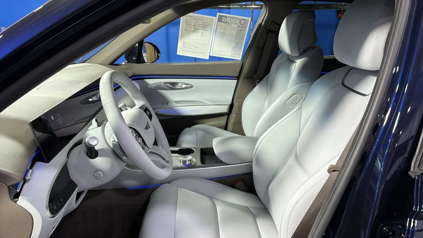 2026 Genesis GV70 2.5T Advanced