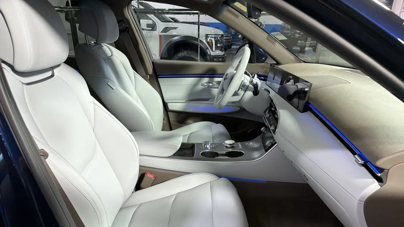 2026 Genesis GV70 2.5T Advanced