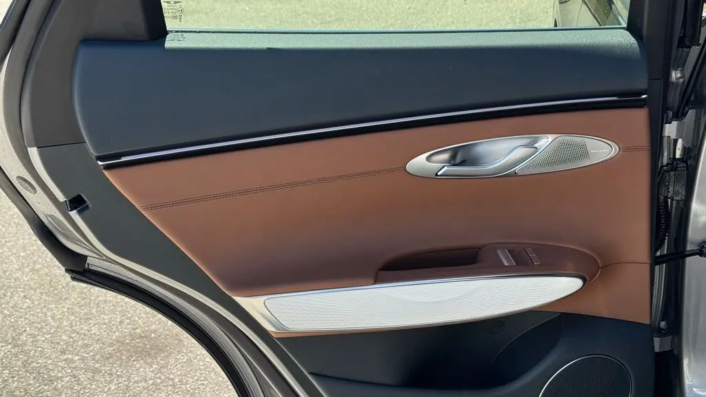 2026 Genesis GV70 2.5T Advanced