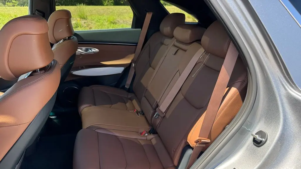 2026 Genesis GV70 2.5T Advanced