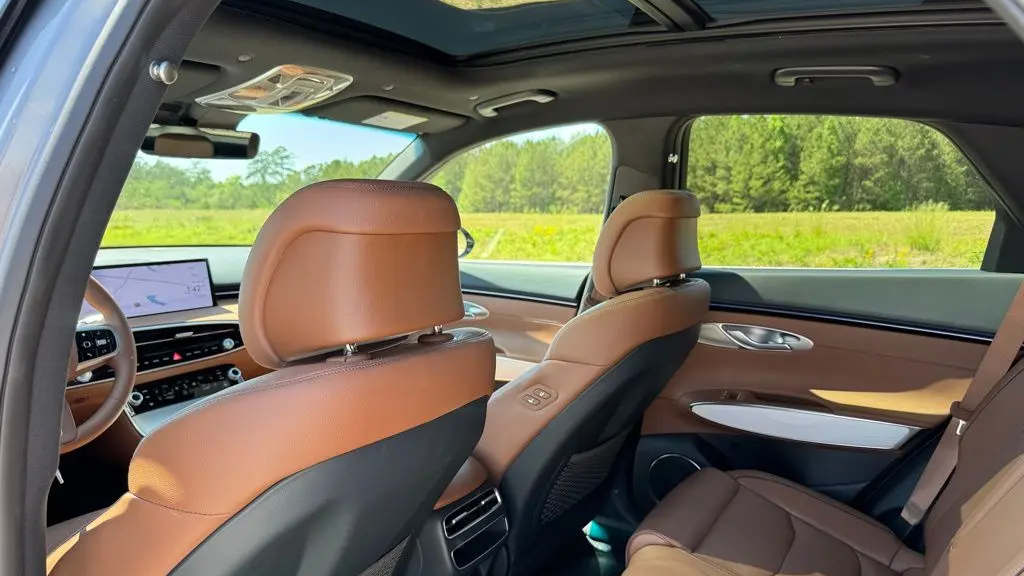 2026 Genesis GV70 2.5T Advanced