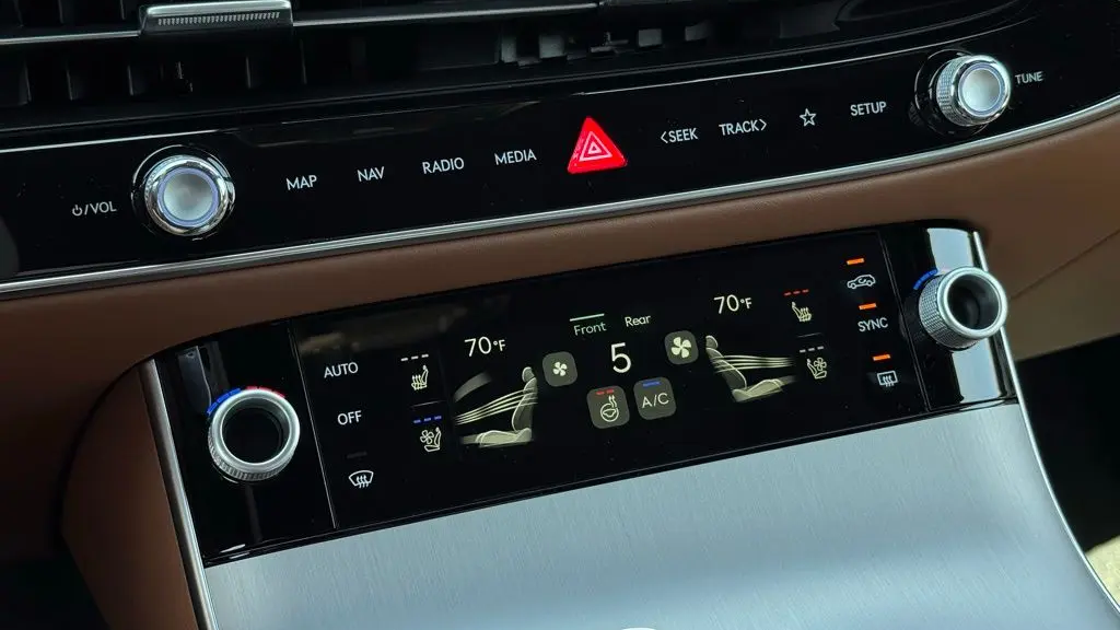 2026 Genesis GV70 2.5T Advanced