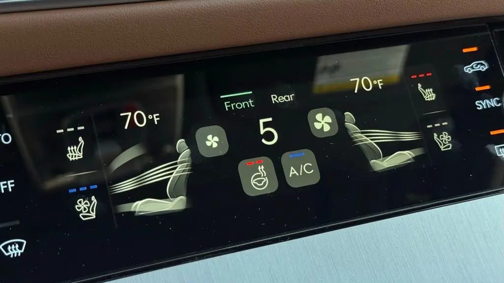 2026 Genesis GV70 2.5T Advanced