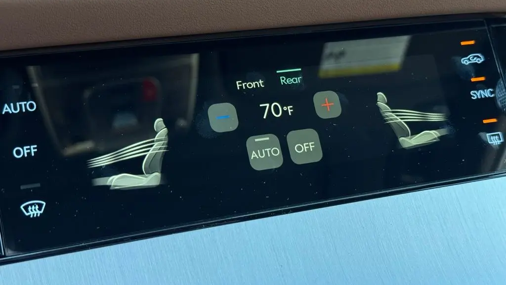 2026 Genesis GV70 2.5T Advanced