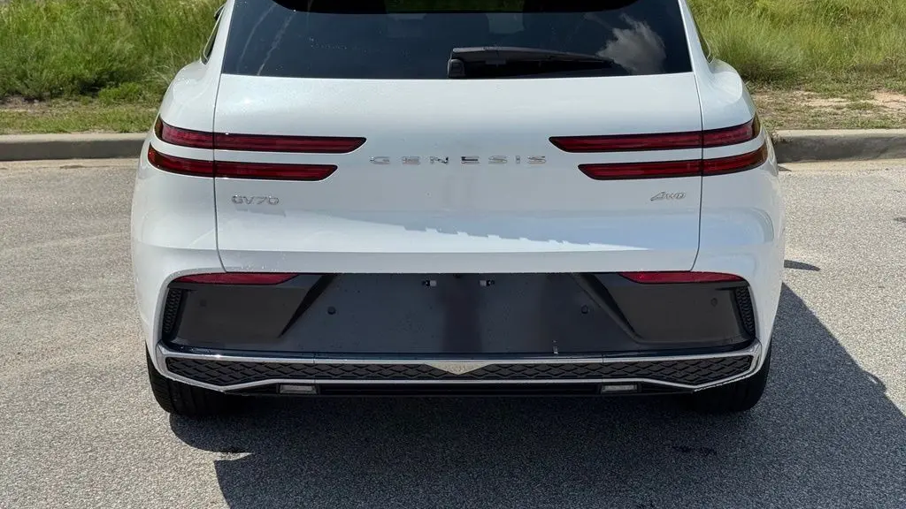 2026 Genesis GV70 2.5T Advanced