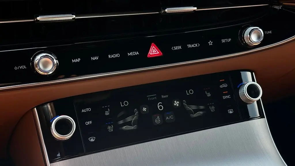 2026 Genesis GV70 2.5T Advanced
