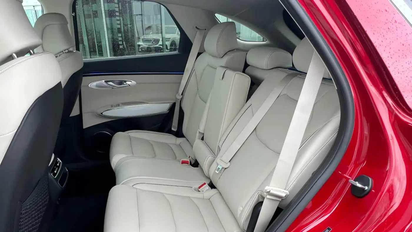 2026 Genesis GV70 2.5T Advanced