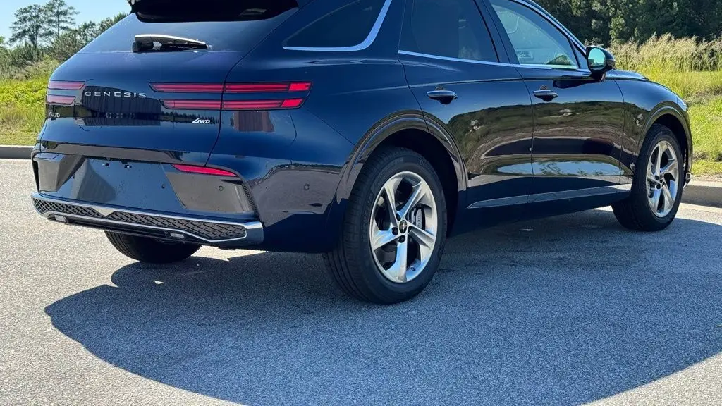 2026 Genesis GV70 2.5T Advanced