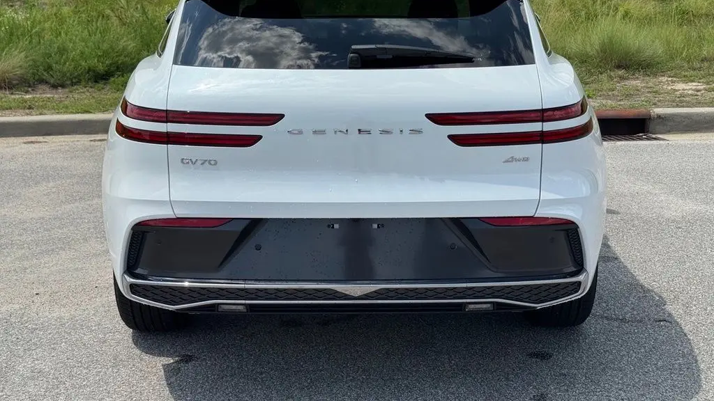 2026 Genesis GV70 2.5T Advanced