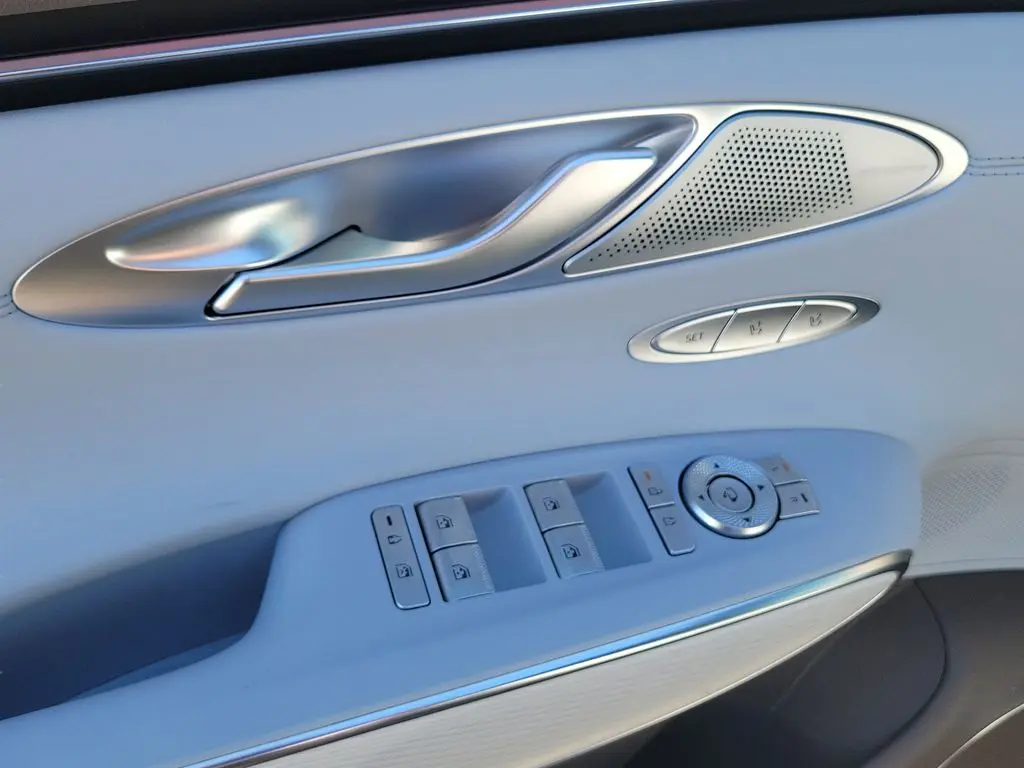 2026 Genesis Gv70 - $57,280
