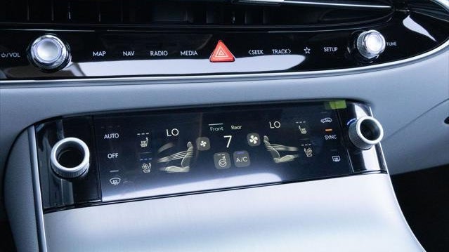 2026 Genesis GV70 2.5T Advanced