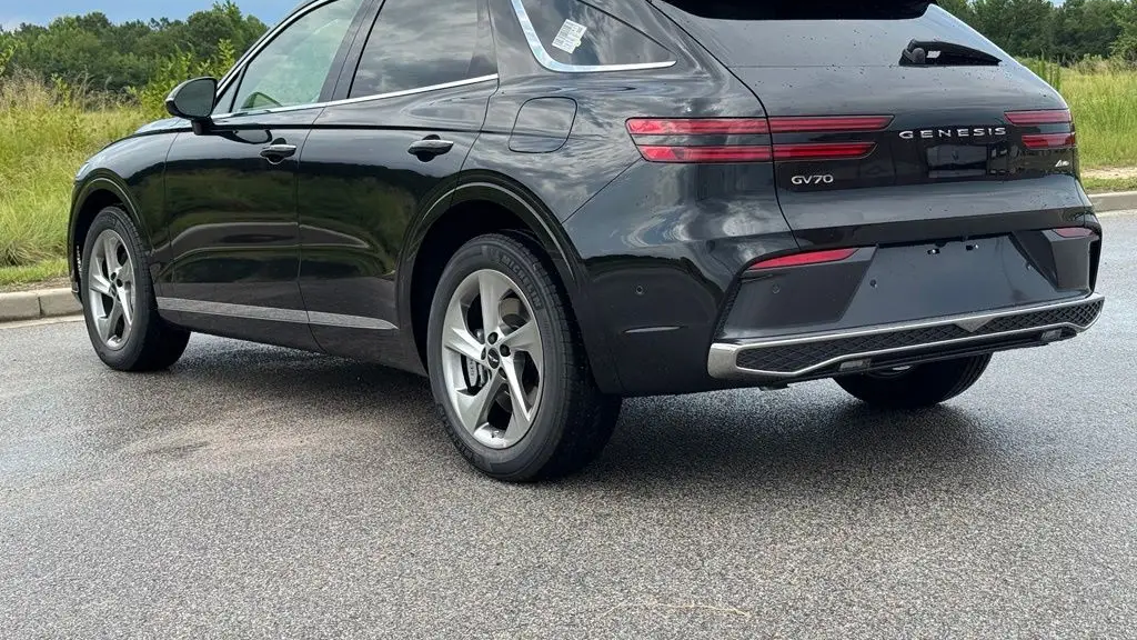 2026 Genesis GV70 2.5T Advanced