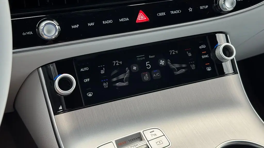 2026 Genesis GV70 2.5T Advanced