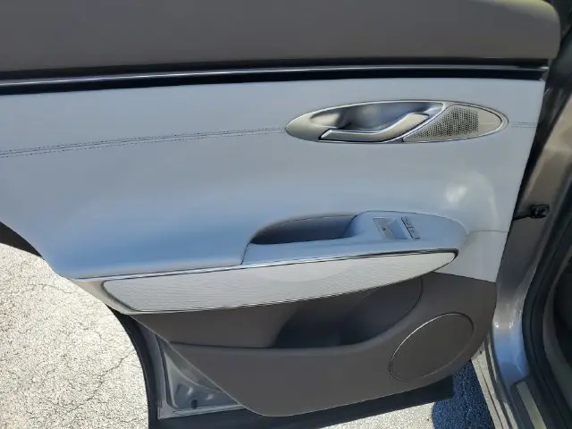 2026 Genesis Gv70 - $50,988