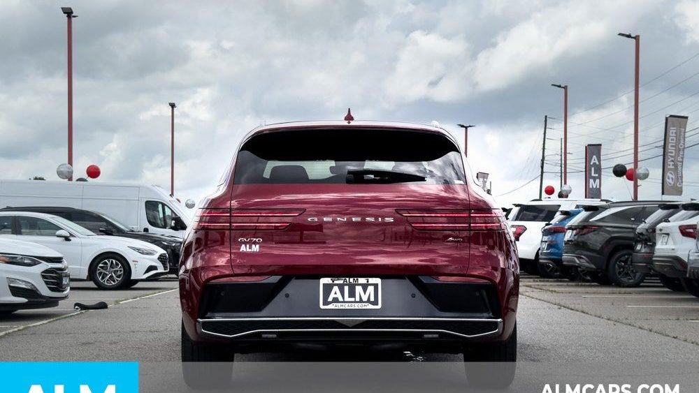 2026 Genesis GV70 2.5T Advanced