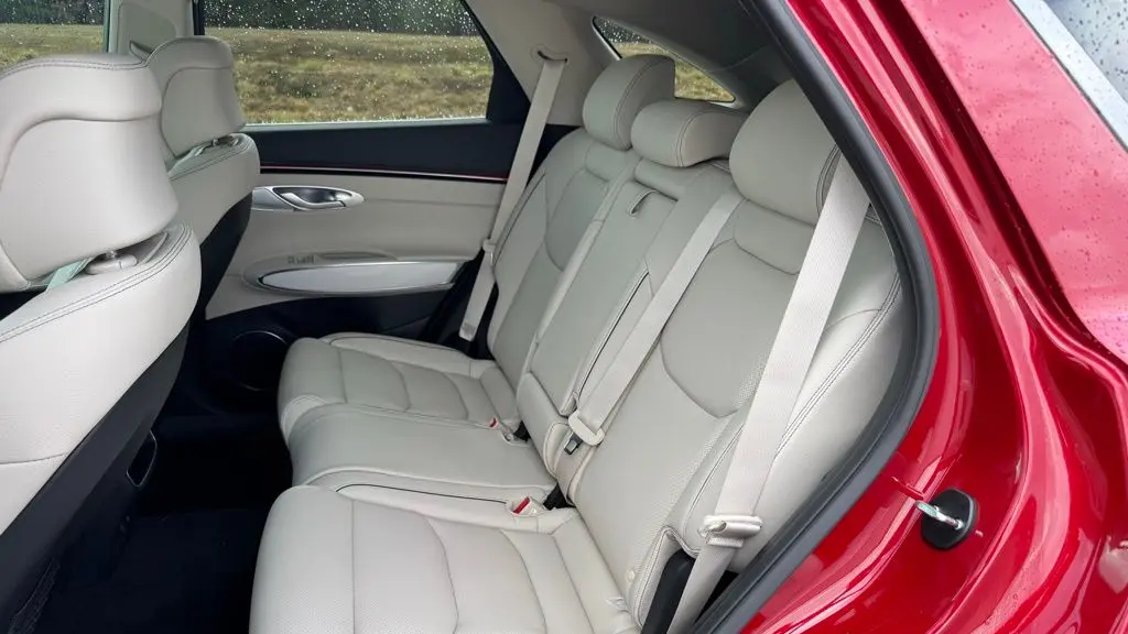 2026 Genesis GV70 2.5T Advanced