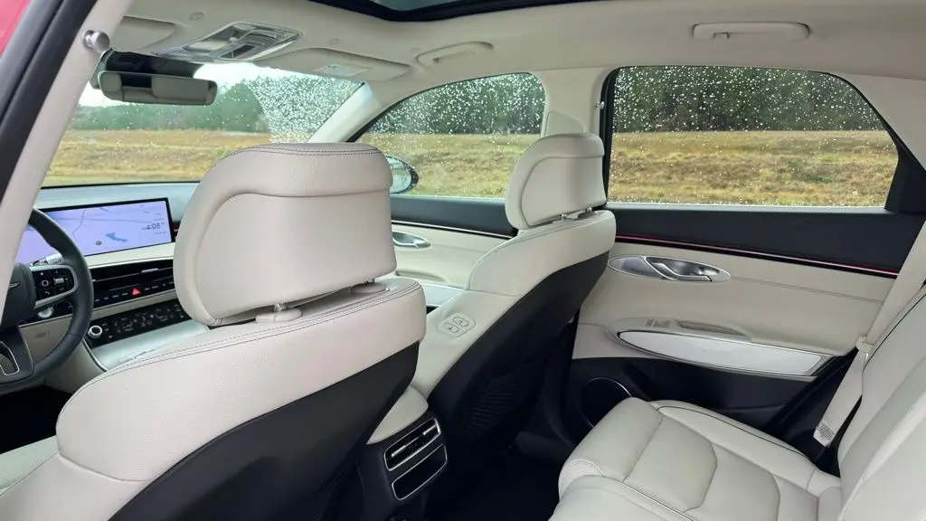 2026 Genesis GV70 2.5T Advanced