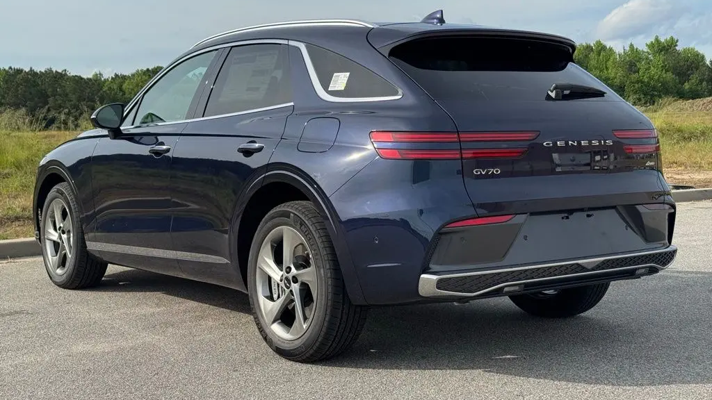 2026 Genesis GV70 2.5T Advanced