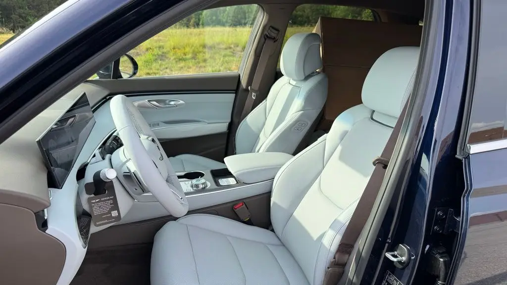2026 Genesis GV70 2.5T Advanced
