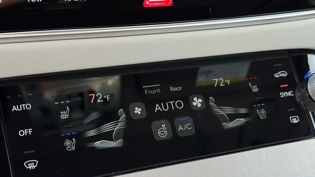 2026 Genesis GV70 2.5T Advanced