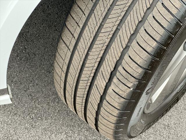 2026 Genesis Gv70 - $53,910