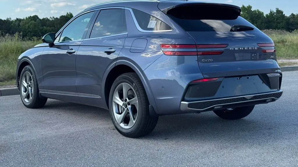2026 Genesis GV70 2.5T Advanced