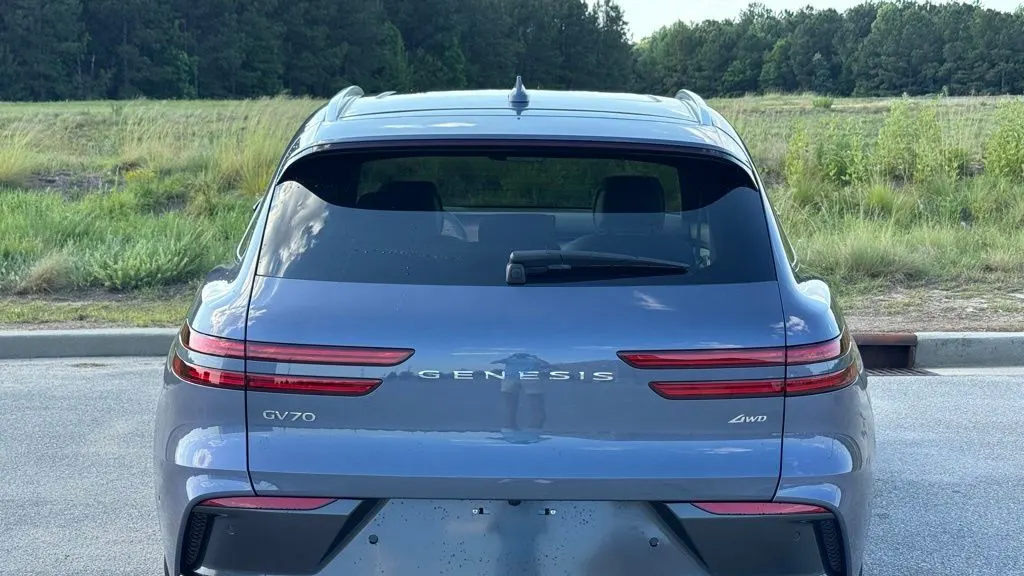 2026 Genesis GV70 2.5T Advanced