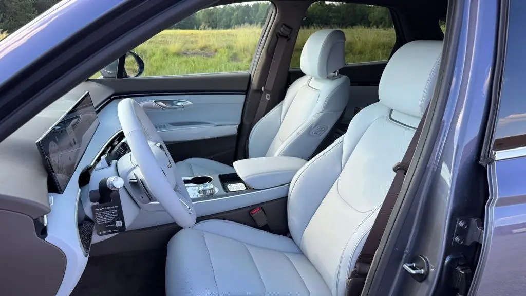 2026 Genesis GV70 2.5T Advanced