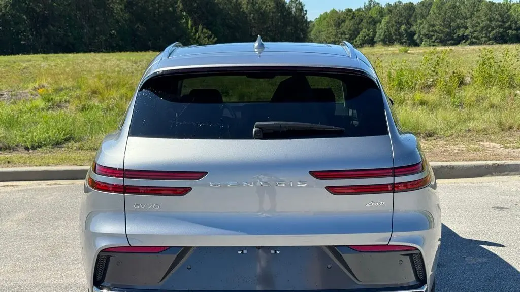 2026 Genesis GV70 2.5T Advanced