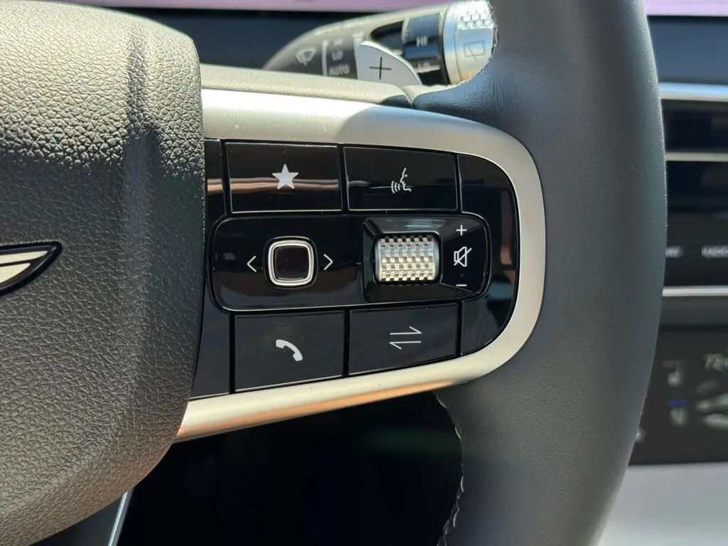 2026 Genesis Gv70 - $55,526
