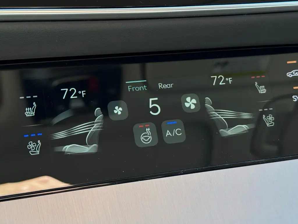 2026 Genesis Gv70 - $55,526