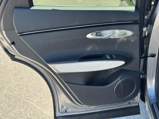 2026 Genesis Gv70 - $55,526