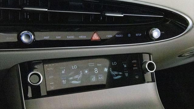 2026 Genesis GV70 2.5T Advanced