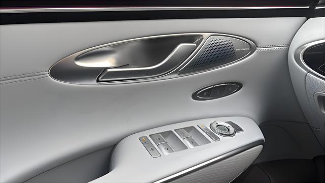 2026 Genesis Gv70 - $48,966