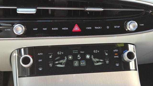 2026 Genesis GV70 2.5T Advanced