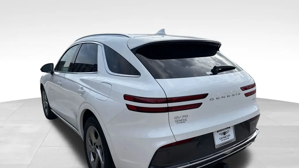 2026 Genesis GV70 2.5T Advanced