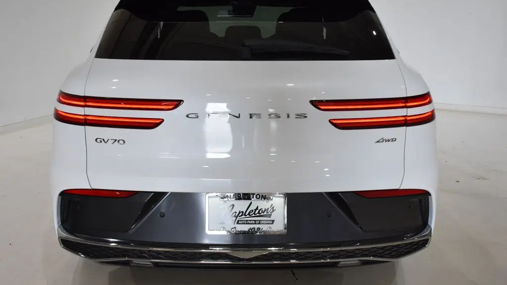 2026 Genesis GV70 2.5T Advanced