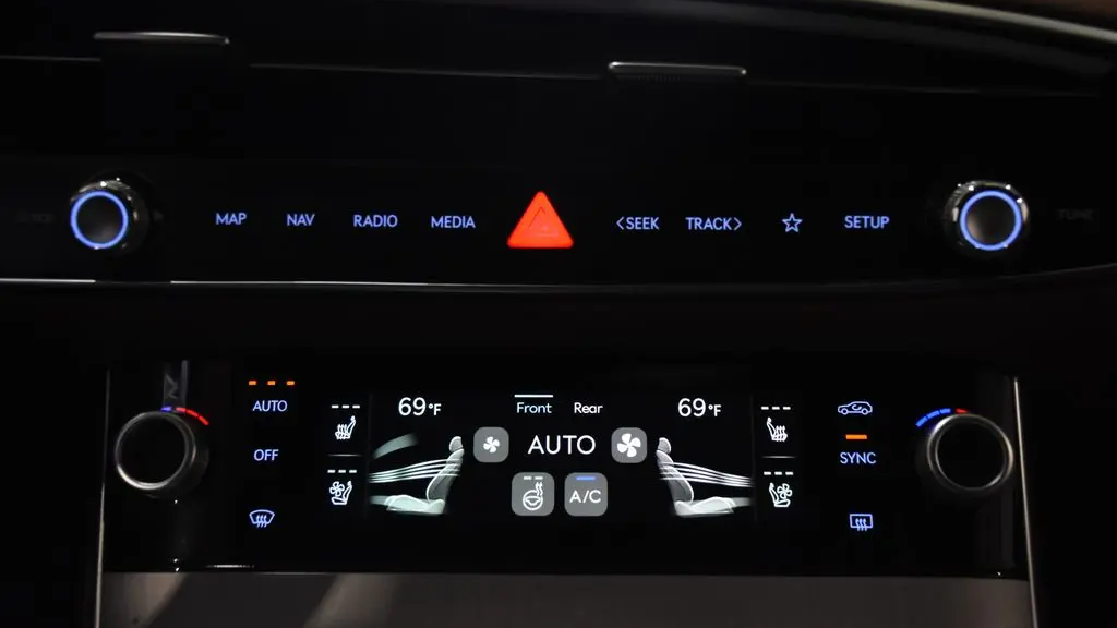 2026 Genesis GV70 2.5T Advanced