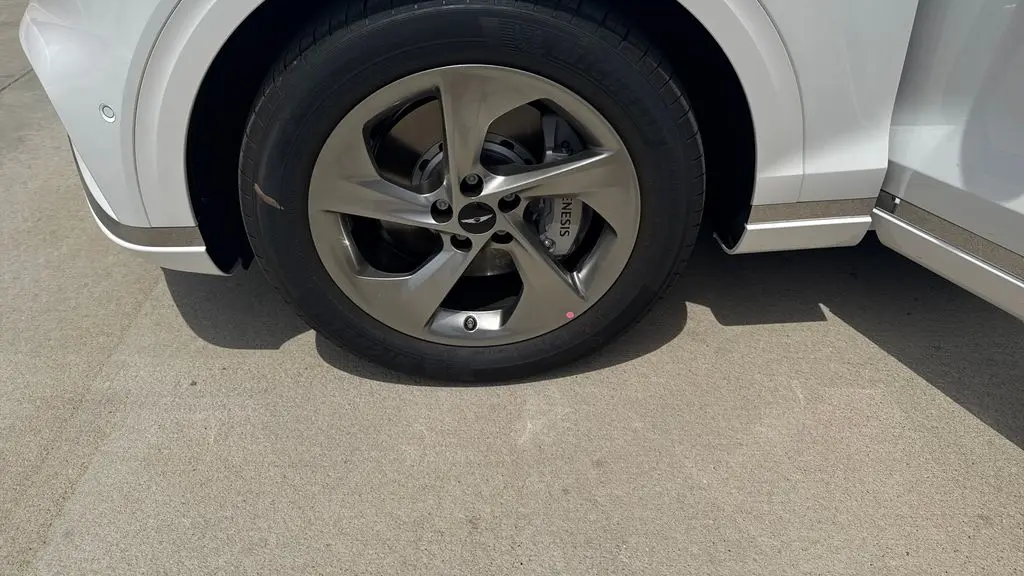 2026 Genesis GV70 2.5T Advanced