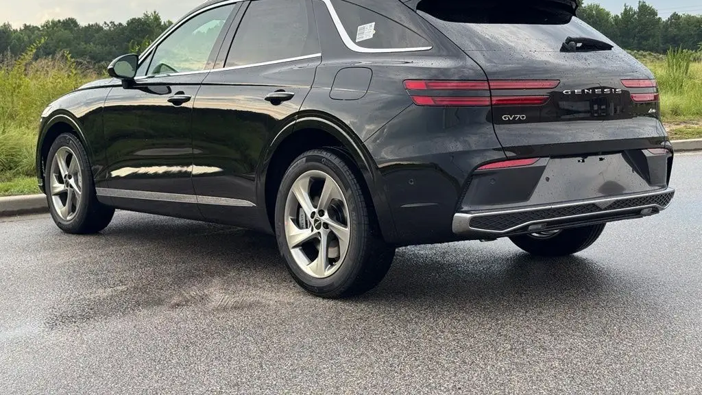 2026 Genesis GV70 2.5T Advanced