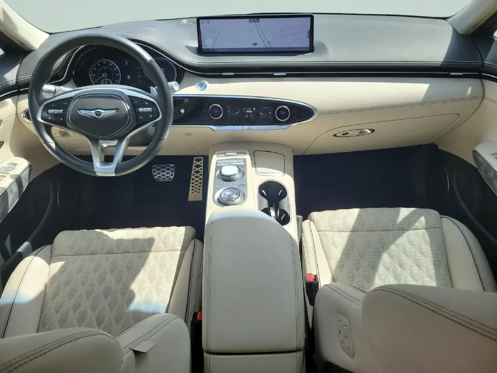 2025 Genesis Gv70 - $52,999