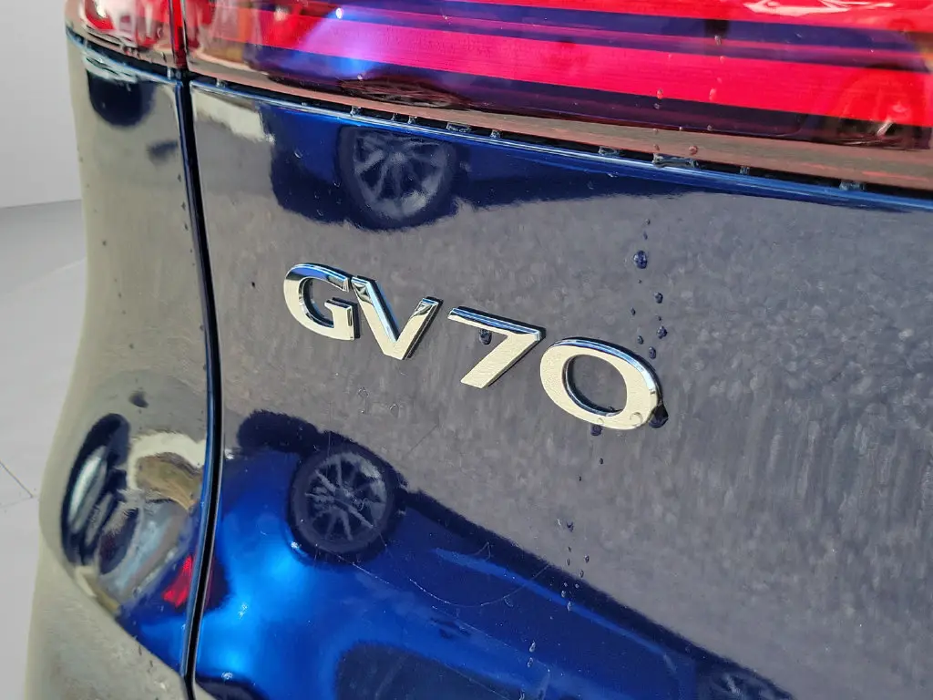 2025 Genesis Gv70 - $52,999