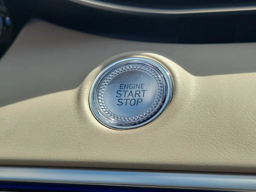 2025 Genesis Gv70 - $52,999
