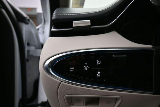 2025 Genesis Gv70 - $47,337