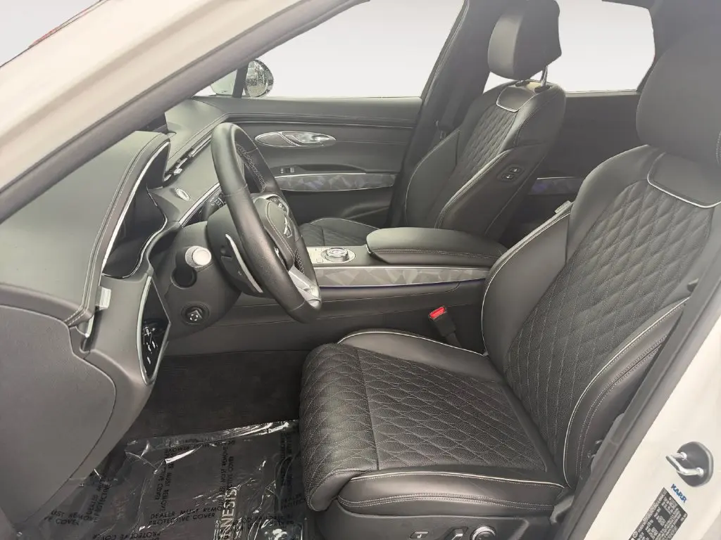 2025 Genesis Gv70 - $51,999