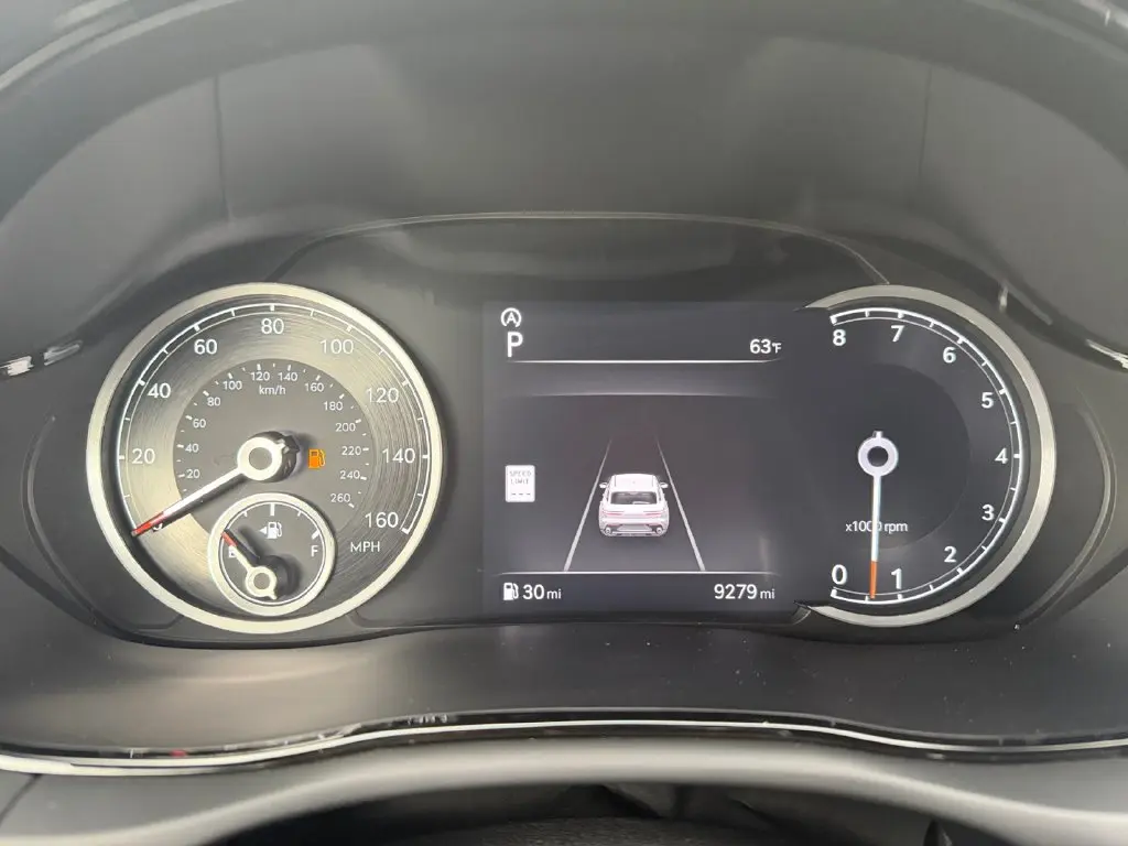 2025 Genesis Gv70 - $51,999