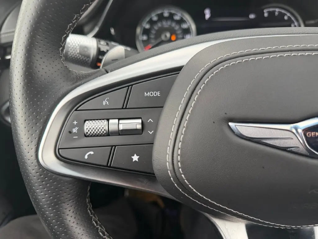2025 Genesis Gv70 - $51,999