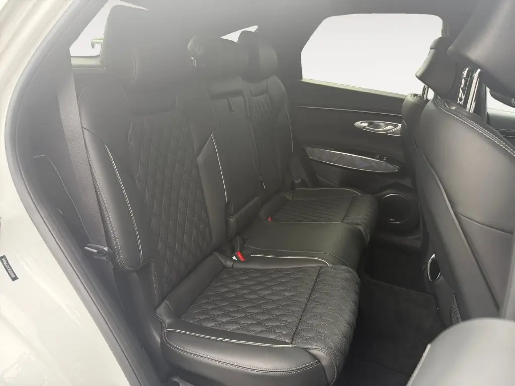 2025 Genesis Gv70 - $51,999