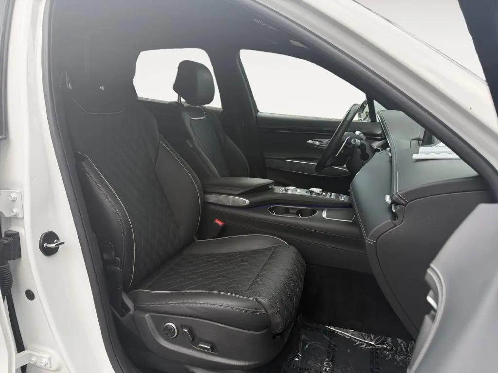 2025 Genesis Gv70 - $51,999