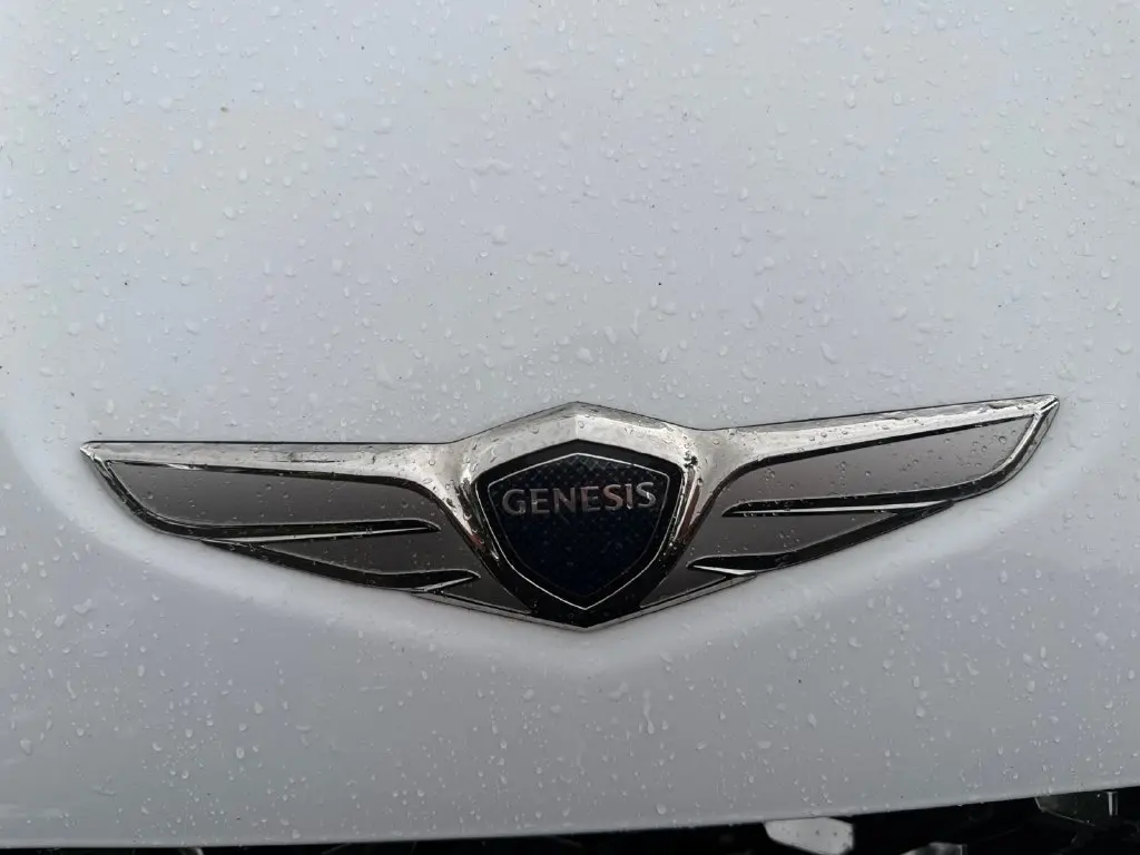 2025 Genesis Gv70 - $51,999